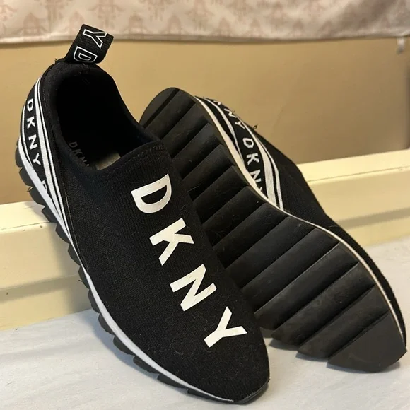 DKNY Abbi Sneakers - Picture 3 of 3